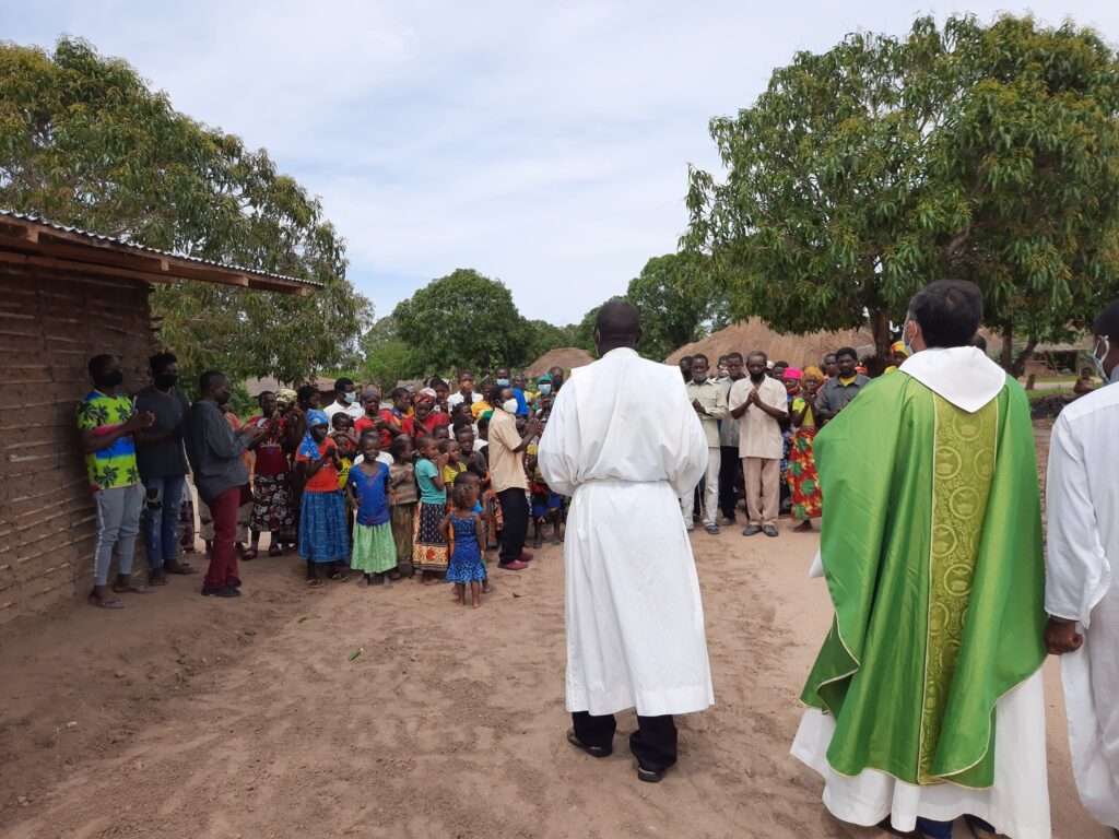 On Sunday, January 23rd, MSCs in Metuge, Mozambique, celebrated confessions, baptisms, First Holy Communions, and the marriages of two couples.
